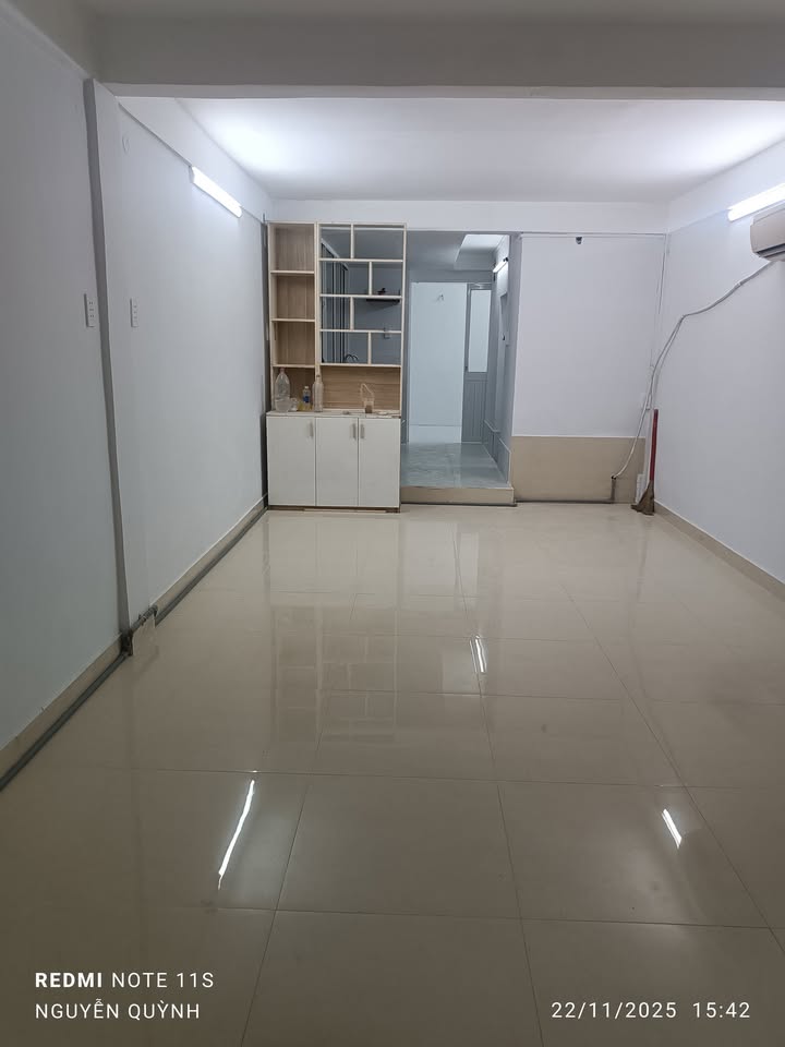 Căn hộ chung cư Nguyễn Thiện Thuật, Quận 3 - Nhà mới, vào ở ngay!