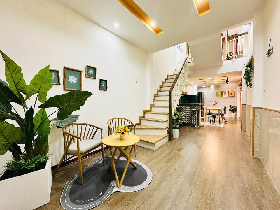 Nhà 3 tầng mặt kiệt Hùng Vương 40m² giá 3.85 tỷ - Gần Chợ Cồn và BigC!