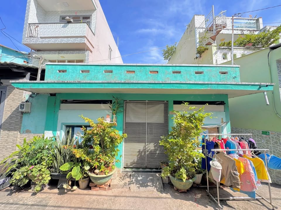 Nhà đẹp Tỉnh Lộ 10 - Bình Trị Đông 68.9m² giá 4.85 tỷ - Vị trí thuận lợi, thương lượng ngay!