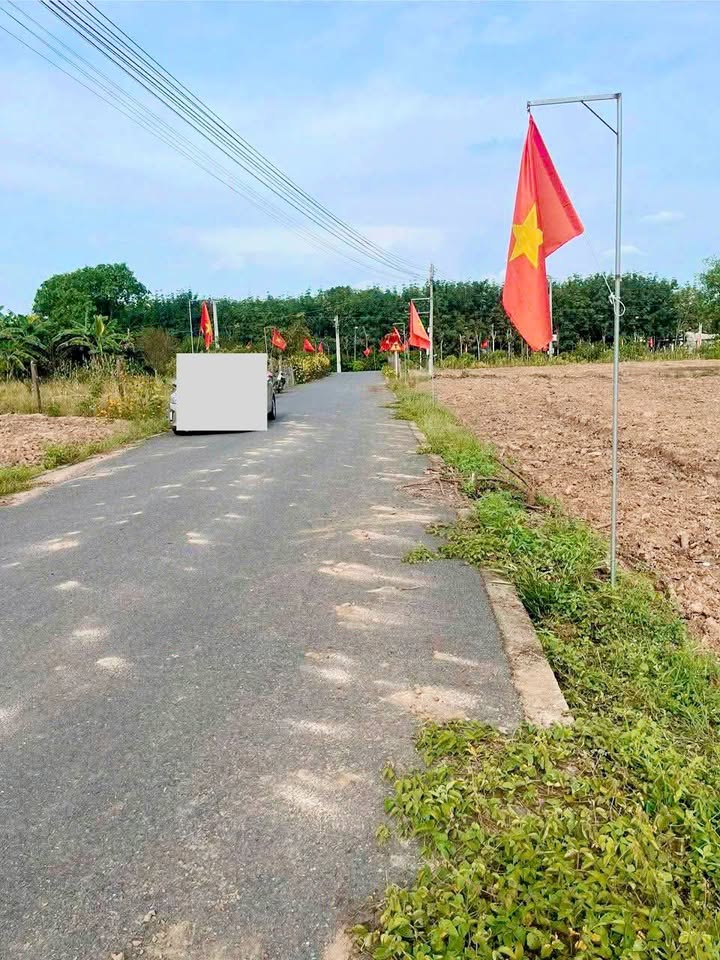 Đất nền Phú Giáo Bình Dương 13.000m² giá 1.3 tỷ - Tiềm năng đầu tư lớn!