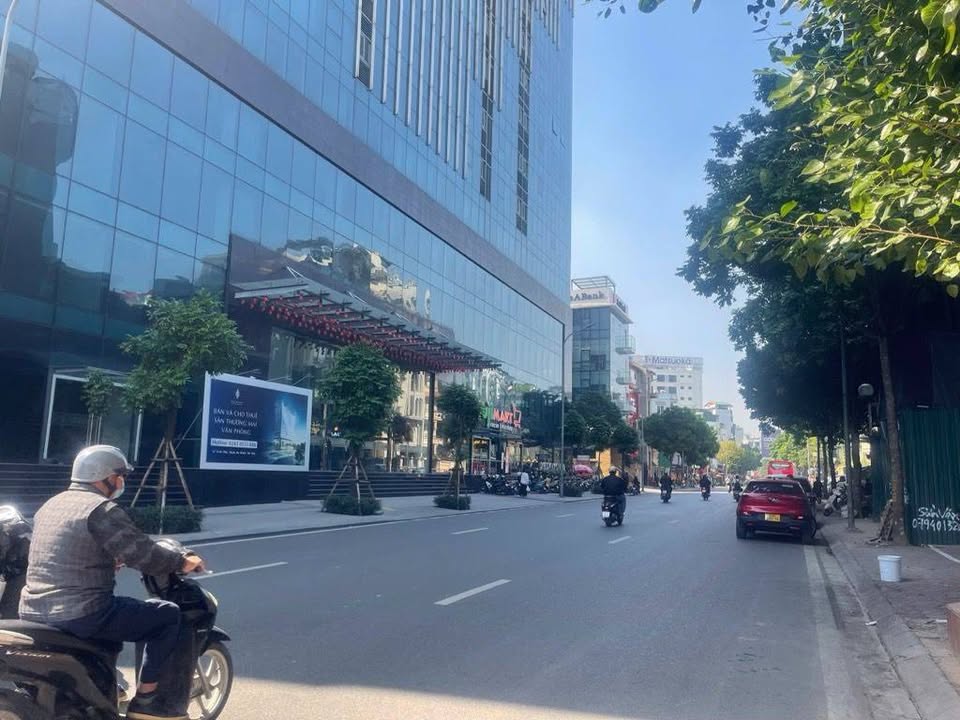 Nhà mặt phố Trần Phú, Ba Đình 260m² giá 330 tỷ - Đầu tư sinh lời ngay!