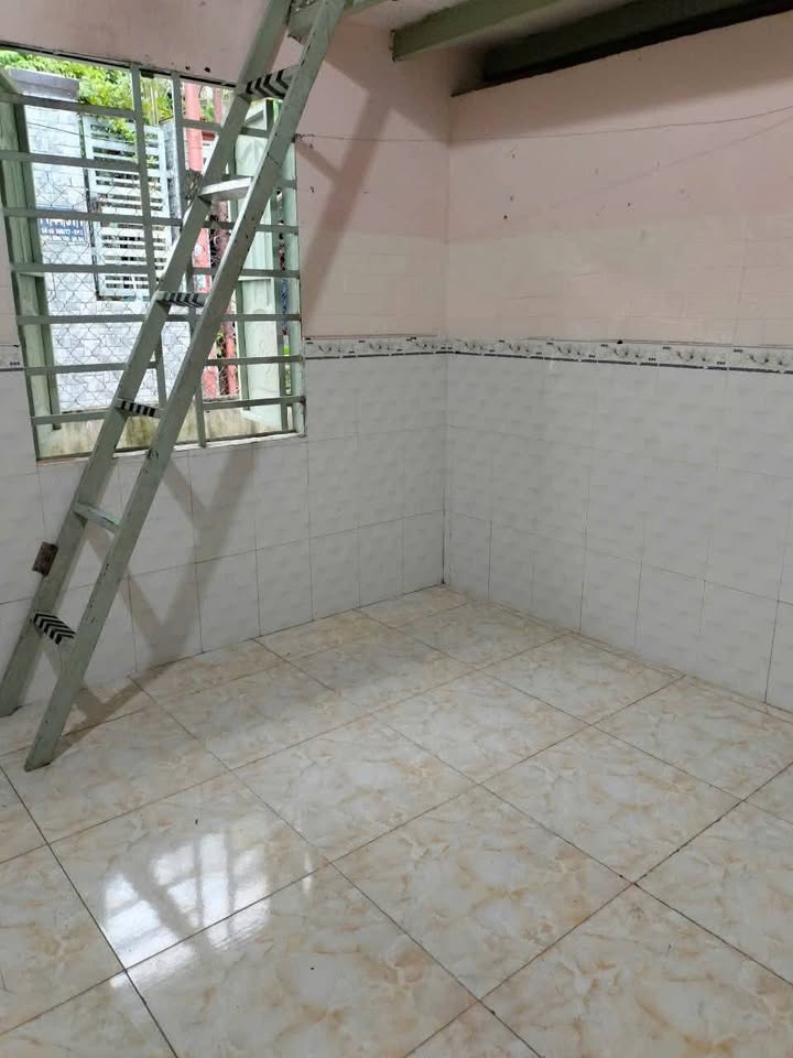 Phòng cho thuê Long Bình Tân 16m² giá 1.1 triệu - Sạch sẽ thoáng mát!