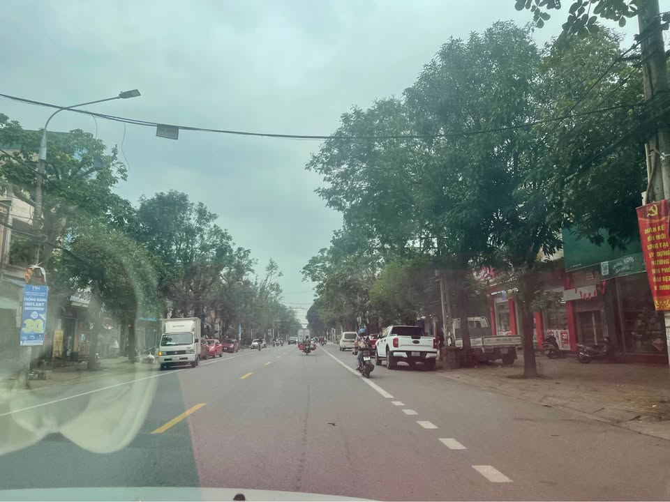 Nhà 2 tầng mặt đường Hà Huy Tập 70m² giá 9 tỷ - Kinh doanh sầm uất!