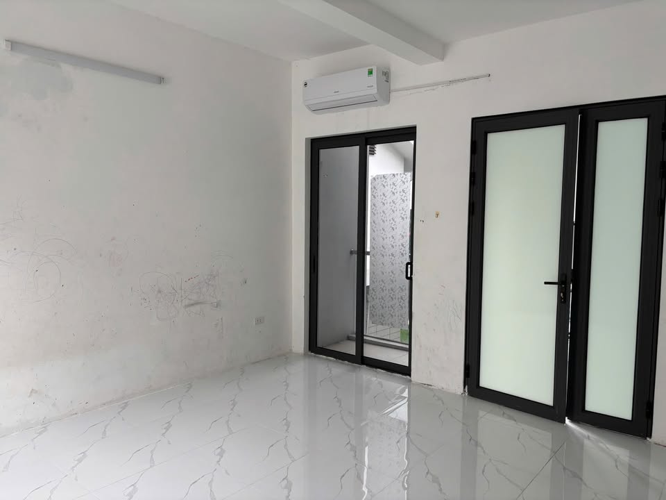 Văn phòng cho thuê tại An Vượng Villa 50m² giá 5 triệu - Không gian làm việc lý tưởng!