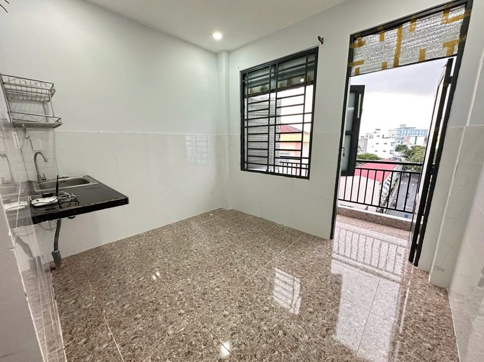 Phòng trọ ban công Trần Văn Ơn, Tân Sơn Nhì giá 3.5 triệu - Không chung chủ, tự do giờ giấc!