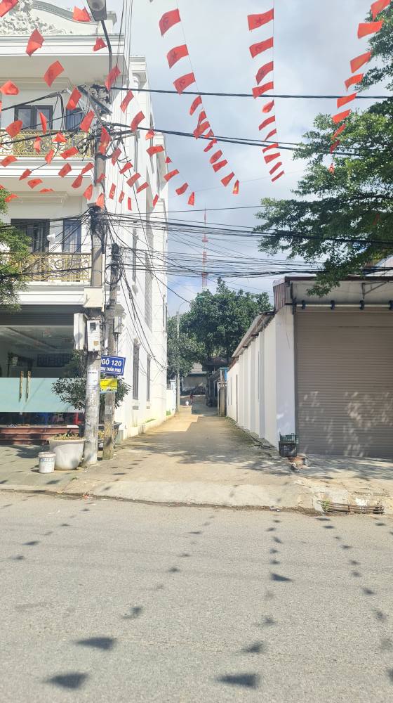 Nhà cấp 4 ngõ Trần Phú, Lai Châu 107.5m² giá 1 tỷ - Chính chủ, thuận tiện ô tô