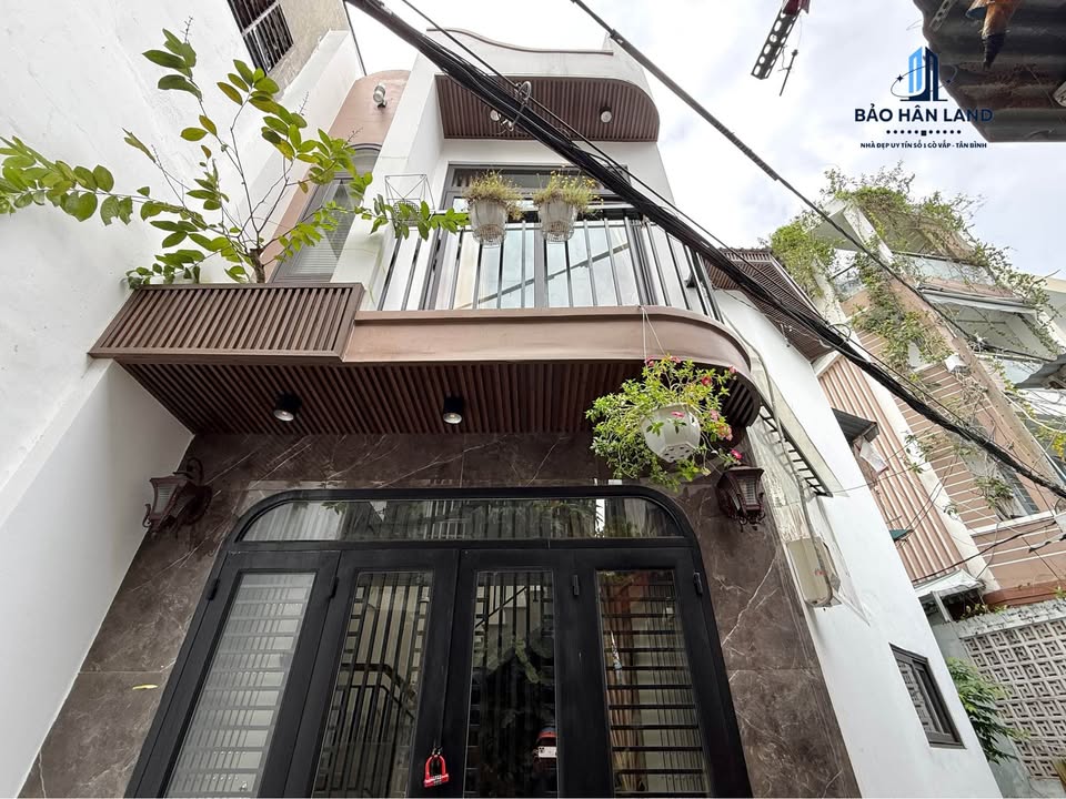 Nhà riêng Gò Vấp 19m² giá 3.79 tỷ - Hướng Đông Nam, sổ hồng riêng