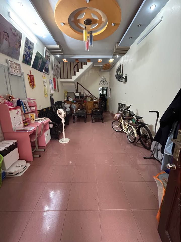 Nhà 2 tầng 1 Tum thờ Phường Đông Thọ 65m² giá 3 tỷ - Kinh doanh tuyệt vời!