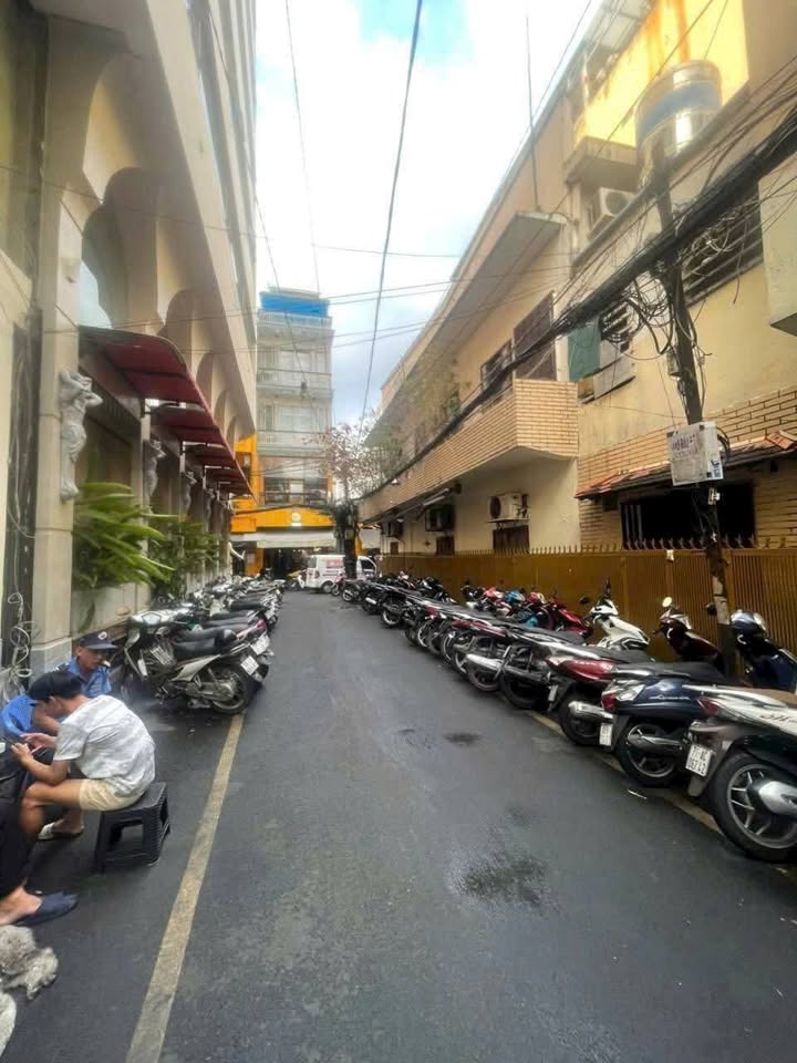 Nhà bán Hẻm 150 Nguyễn Trãi Quận 1 52m² giá 17 tỷ - Tiềm năng đầu tư sinh lời!