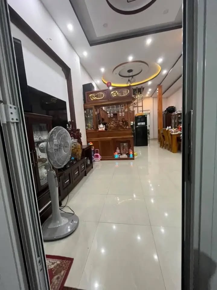 Nhà phố Đội Cấn, Bảo Lộc 100m² giá 3.5 tỷ - Nhà đẹp, đầy đủ tiện nghi!