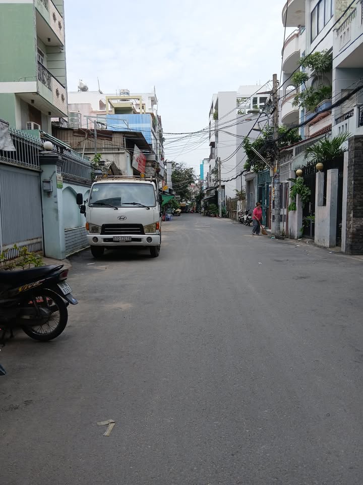 Nhà đẹp 3 tầng Hàn Hải Nguyên, Q11, giá 4.6 tỷ - Đầu tư sinh lời ngay!