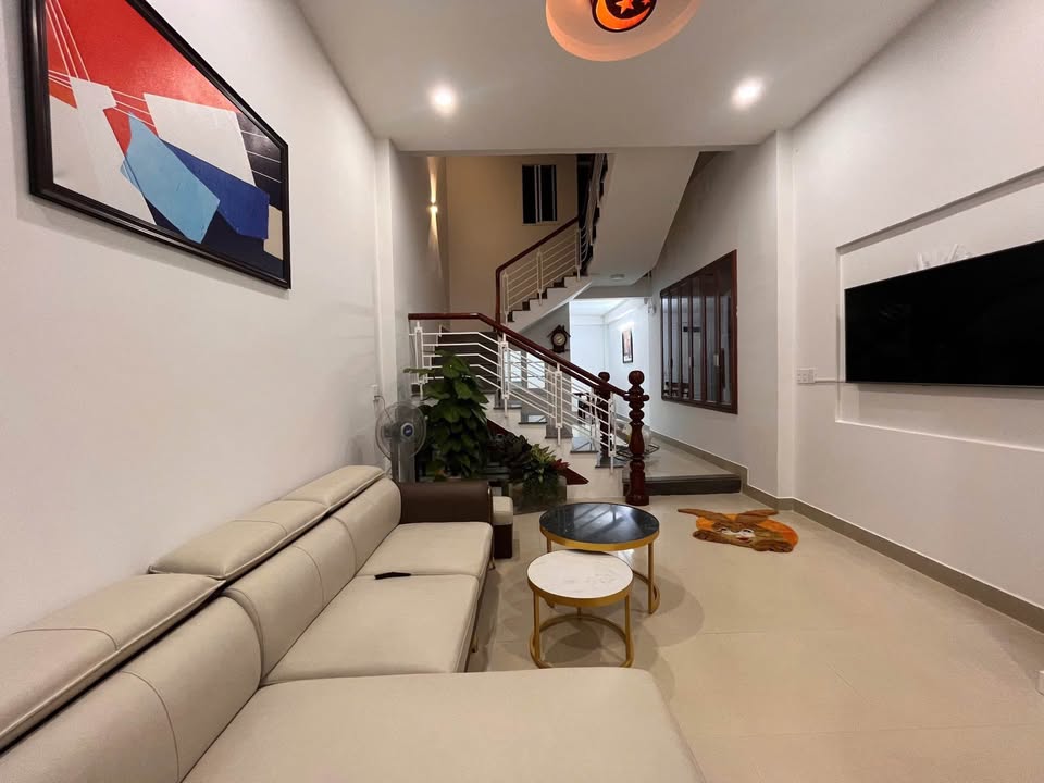 Nhà cho thuê tại phường Mỹ An, Đà Nẵng - 3 phòng ngủ, 25 triệu/tháng - Gần biển chỉ 7 phút đi bộ!