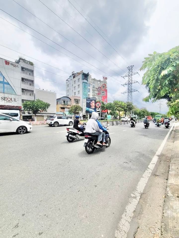 Nhà Phố Kinh Dương Vương 86m² giá 11 tỷ - Khu phố ẩm thực sầm uất!