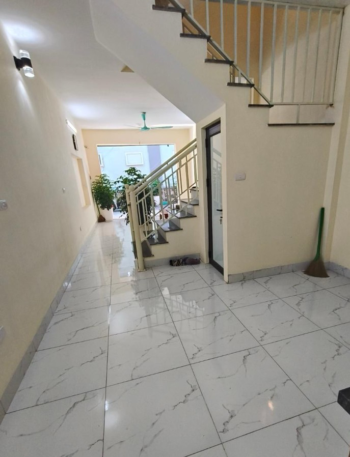 Nhà riêng Nguyễn Chính, Tân Mai 36m² giá 3.85 tỷ - Ô tô đỗ cửa, sẵn nhà ở ngay!