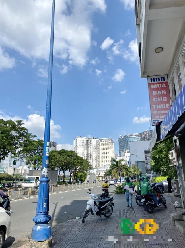 Nhà 5 tầng Bến Vân Đồn, Quận 4, 53m² giá 3.8 tỷ - Kiên cố, không ngập nước!