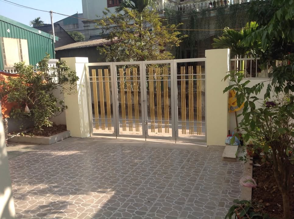 Nhà 2 tầng Ngọc Động, Đa Tốn 121m² giá 9.192 tỷ - Sân rộng ô tô thoải mái!