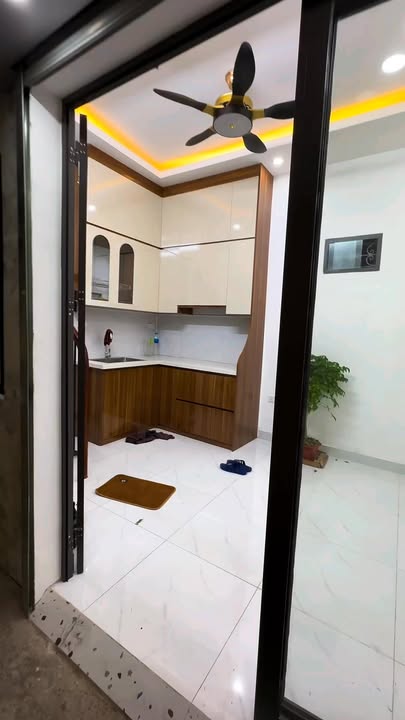 Nhà 6 tầng Đội Cấn, Ba Đình 16m² giá 4 tỷ - An ninh tốt, tiện ích đầy đủ!