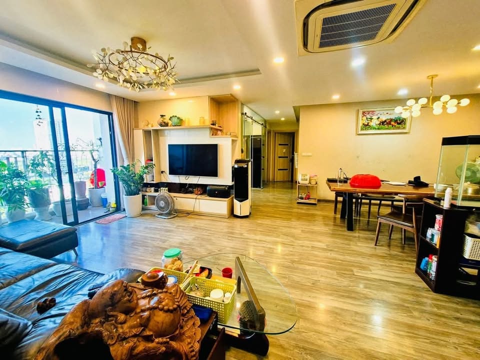 Căn hộ Central Point Yên Hòa 132m² giá thỏa thuận - Nội thất đẹp, sẵn sàng vào ở!