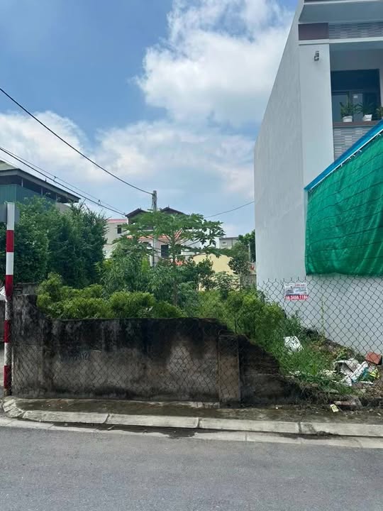 Đất lô góc 2 mặt tiền Gia Cốc, Gia Lâm 73.5m² giá 7.35 tỷ - Vị trí đắc địa, kinh doanh thuận lợi!