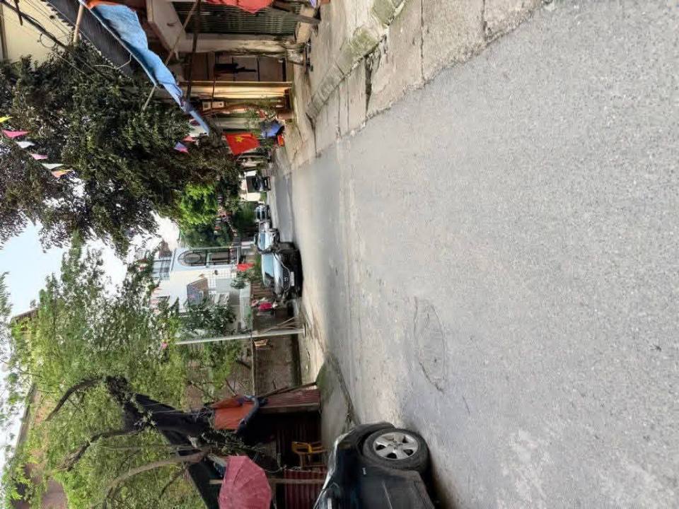 Đất Cổ Nhuế 60m² giá 11 tỷ - Mảnh đất vuông đẹp, lô góc thoáng mát!