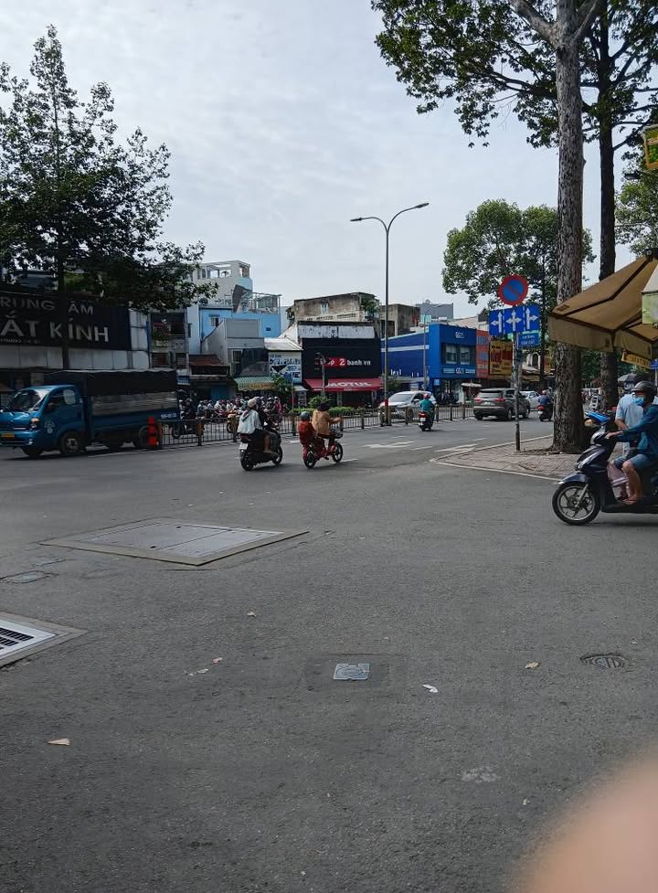 Nhà phố Quận 11 29m² giá 4.9 tỷ - Hẻm ô tô, pháp lý sạch!