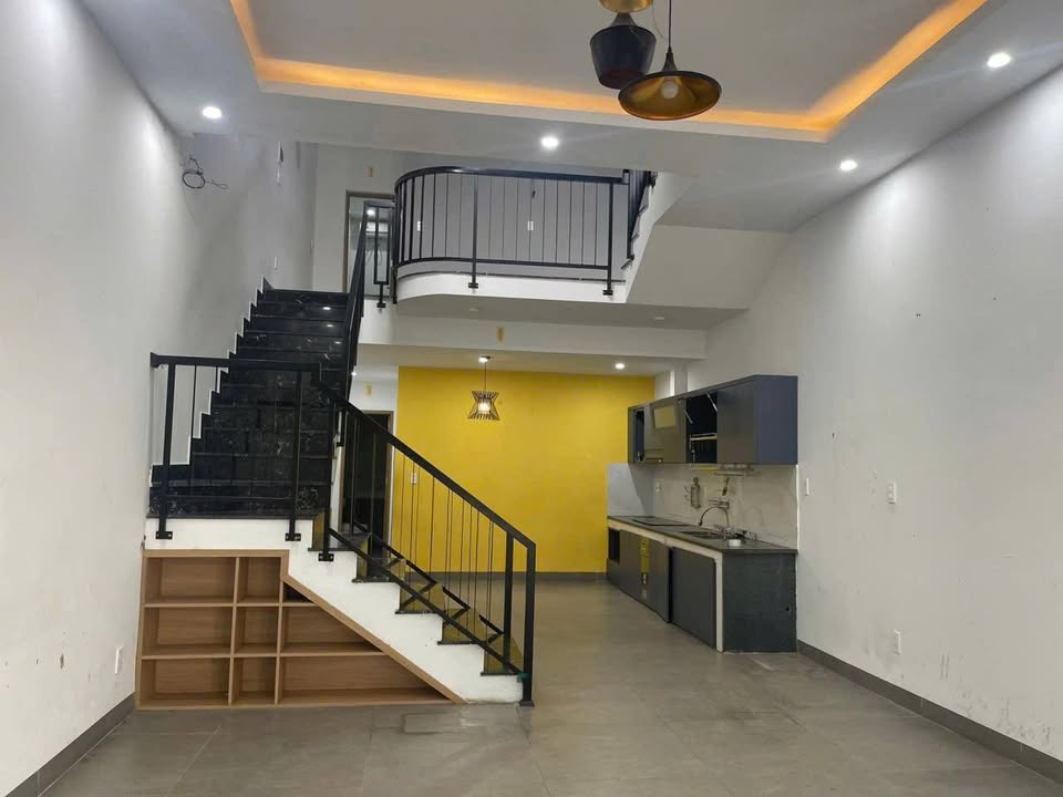 Nhà 2 Tầng Đường Từ Giấy, Ngũ Hành Sơn, Đà Nẵng 100m² giá 6.7 tỷ - Vị trí đẹp gần sông!