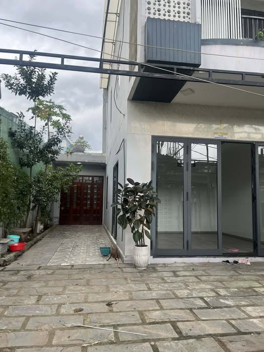 Nhà 2 tầng 186,5m² đường Nguyễn Văn Cừ giá 4.9 tỷ - Cơ hội đầu tư tuyệt vời!