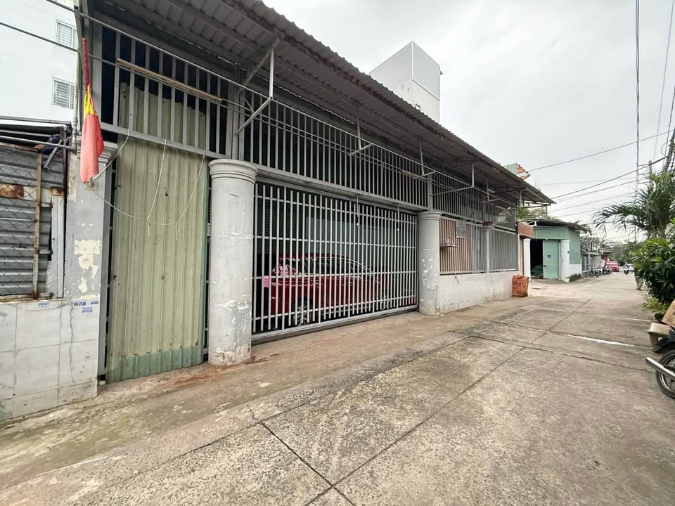 Xưởng Bà Điểm Hóc Môn 360m² giá 11 tỷ - Pháp lý chuẩn, vị trí chiến lược!