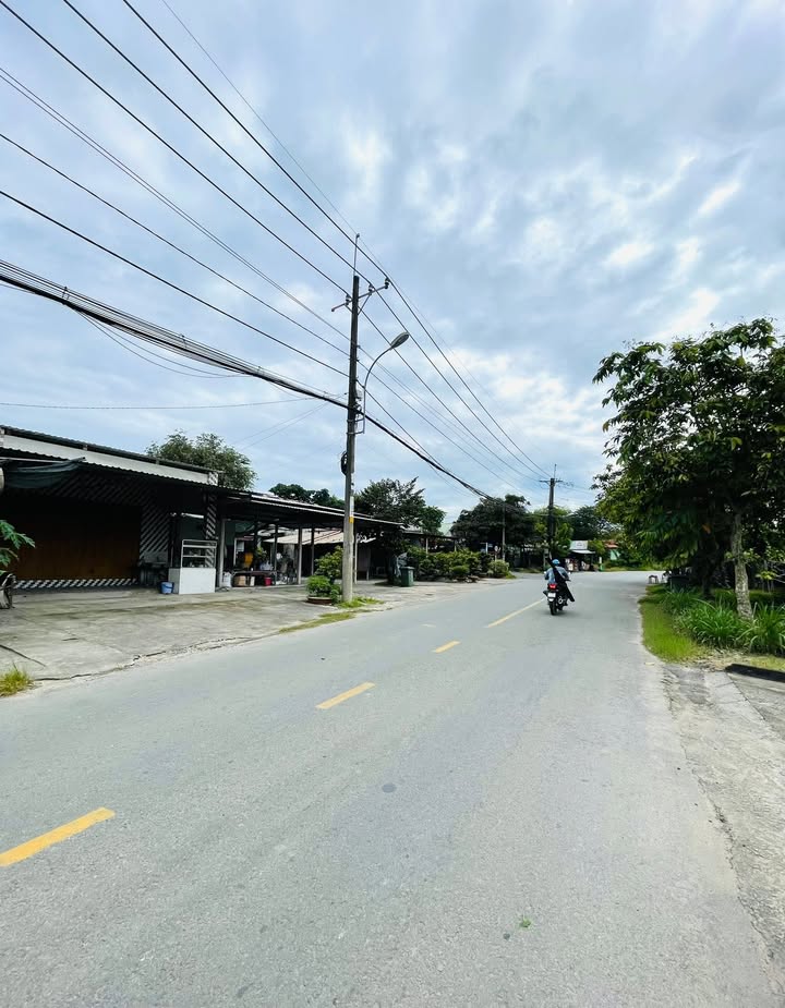 Nhà bán gấp đường Nhuận Đức, Củ Chi 827m² giá 4.3 tỷ - Đầu tư lý tưởng!