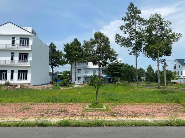 Lô biệt thự mặt tiền Lê Anh Xuân, Bà Rịa - 175m², chỉ 3.7 tỷ - Sổ hồng riêng!