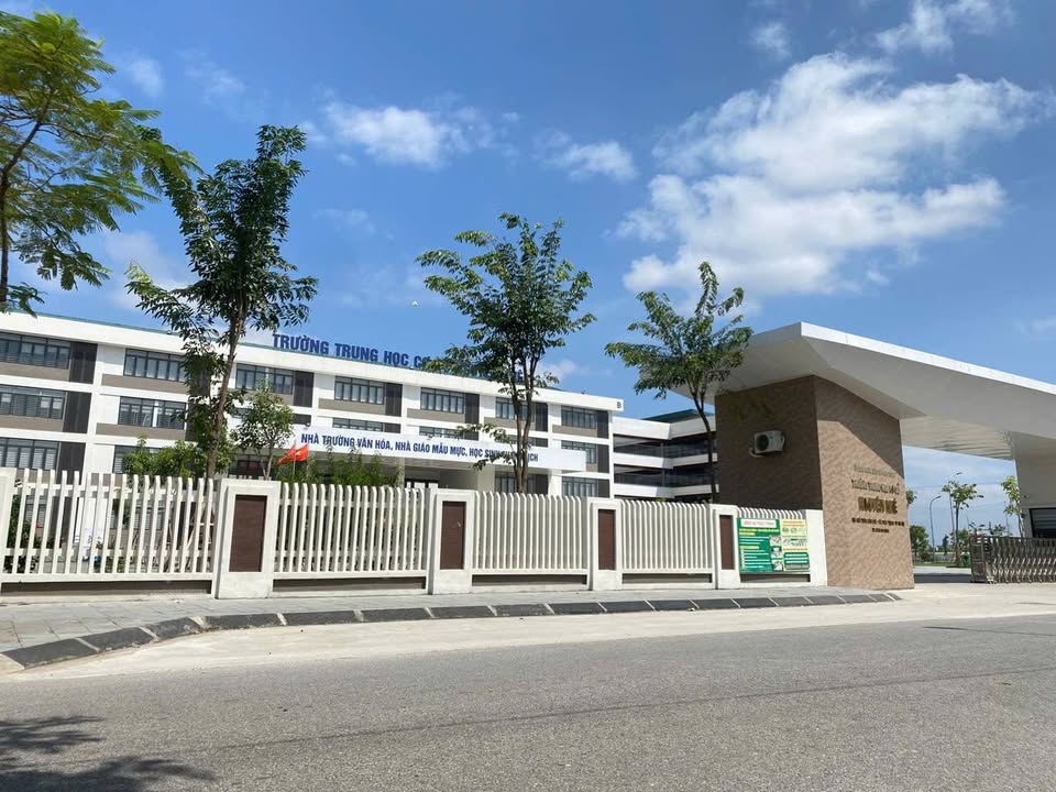 Nhà 5 tầng Nguyên Khê, 100m² giá 6 tỷ - Tiện nghi đầy đủ, đầu tư sinh lời!