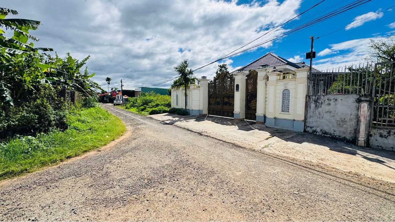 Đất thổ cư Hẻm 15 Ký Kon, Buôn Ma Thuột 98m² giá 1 tỷ - Tiện ích đa dạng!