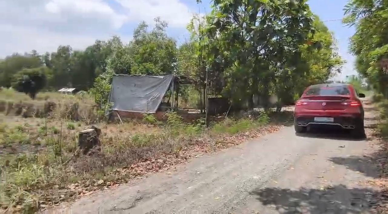 Đất vườn Kênh 11 Vườn Thơm Bình Chánh 2160m² - Giá chỉ 6.5 tỷ, cơ hội đầu tư tuyệt vời!