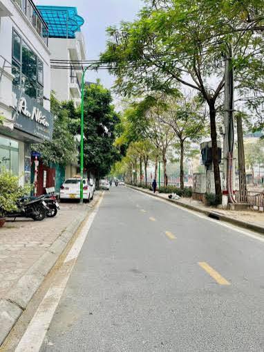 Nhà cho thuê 3 mặt tiền Bờ Sông Sét 5 tầng - Phù hợp kinh doanh!