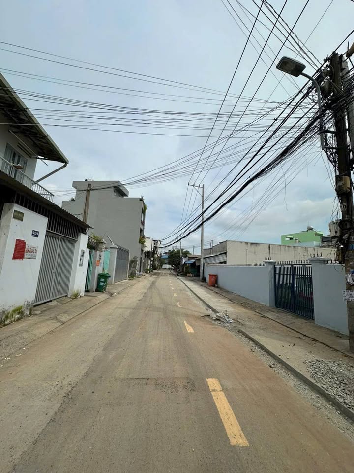 Nhà xưởng cho thuê mặt tiền đường Nguyễn Văn Giáp, Thủ Đức - Diện tích 165m² giá 25 triệu!