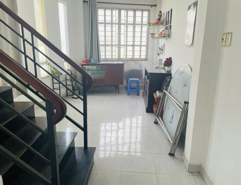 Nhà góc 2 mặt hẻm Trần Cảnh Chân, Q1 - 3 tầng, chỉ 6 tỷ!