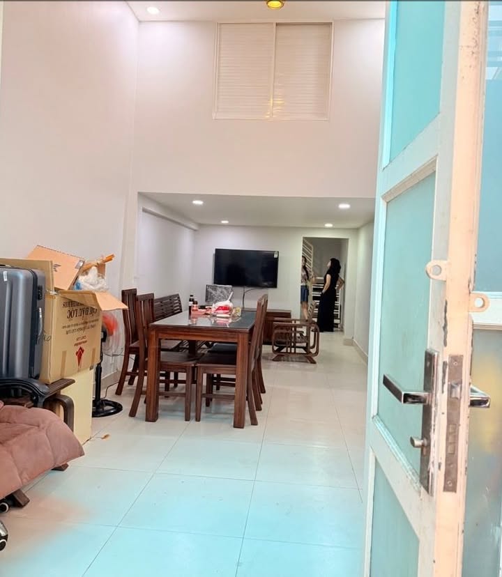 Nhà mặt tiền Nguyễn Cảnh Chân, Quận 1, 31m² giá 7.5 tỷ - Đầu tư sinh lời ngay!