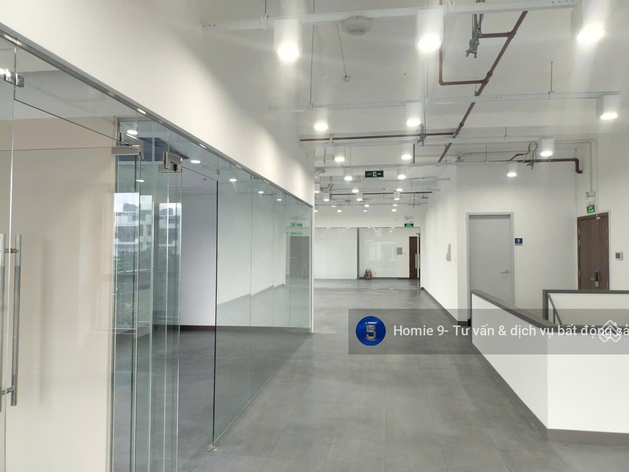 Cho thuê shophouse Sarica, Quận 2, 700m² giá 290 triệu - Không gian kinh doanh lý tưởng!