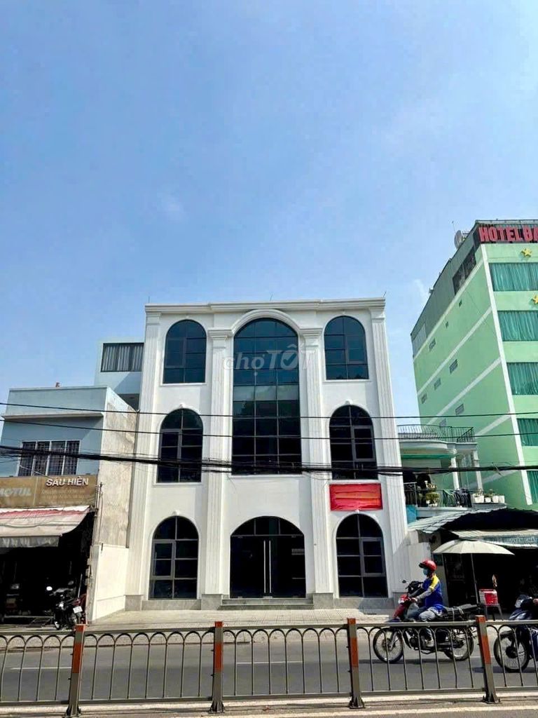 Cho thuê Mặt Tiền Đường Quang Trung Quận Gò Vấp 1400m² - Vị trí kinh doanh đắc địa!