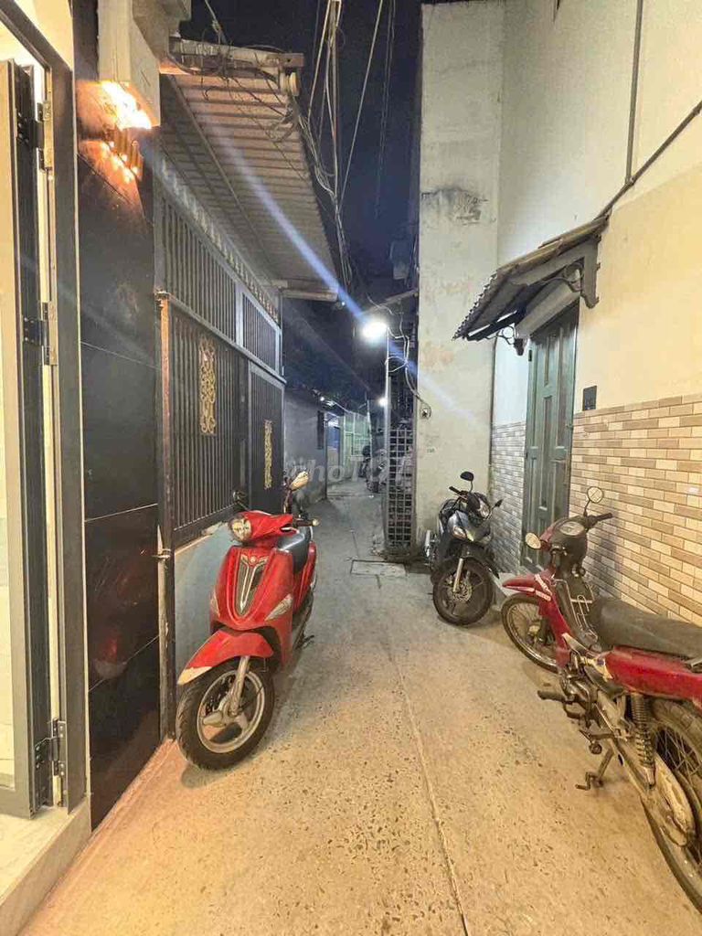 Nhà riêng Hoài Thanh, P14, Q8 - 26.58m² giá 3.28 tỷ - Sổ hồng riêng, hẻm thông thoáng!