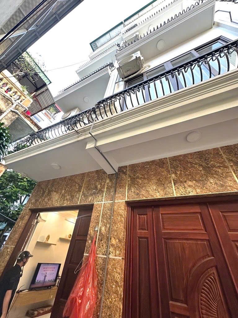 Nhà Ngọc Hà 35m² x 5 tầng - Lô góc thoáng sáng, Full nội thất cao cấp!