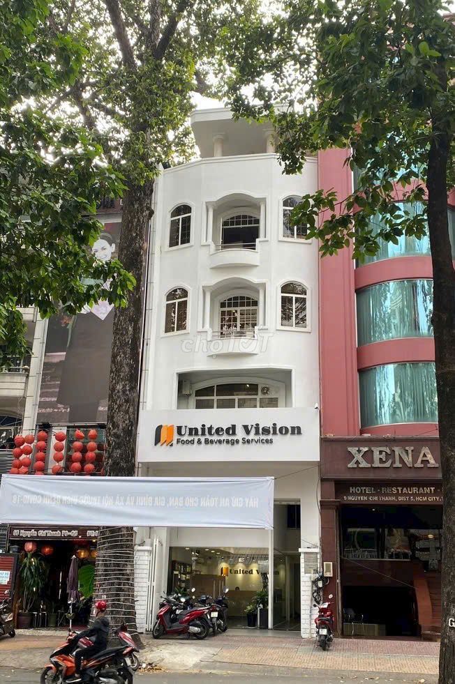 Nhà cho thuê mặt tiền đường Nguyễn Chí Thanh Quận 5, 900m² - Vị trí đắc địa, kinh doanh thuận lợi!
