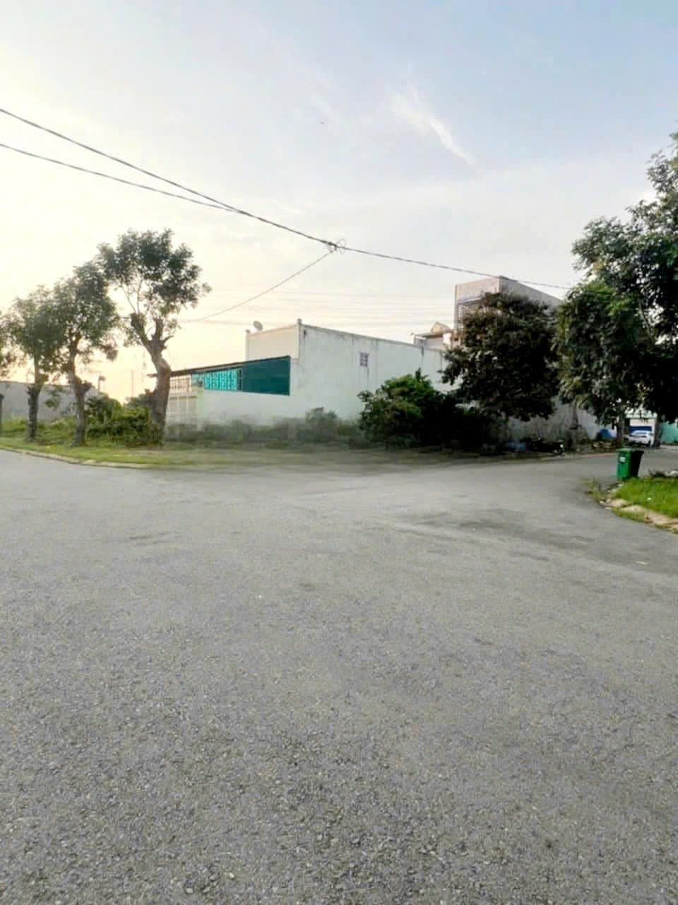 Bán lô đất đẹp tại Bến Lức 136m² giá 2 tỷ - Tiềm năng tăng giá cao!