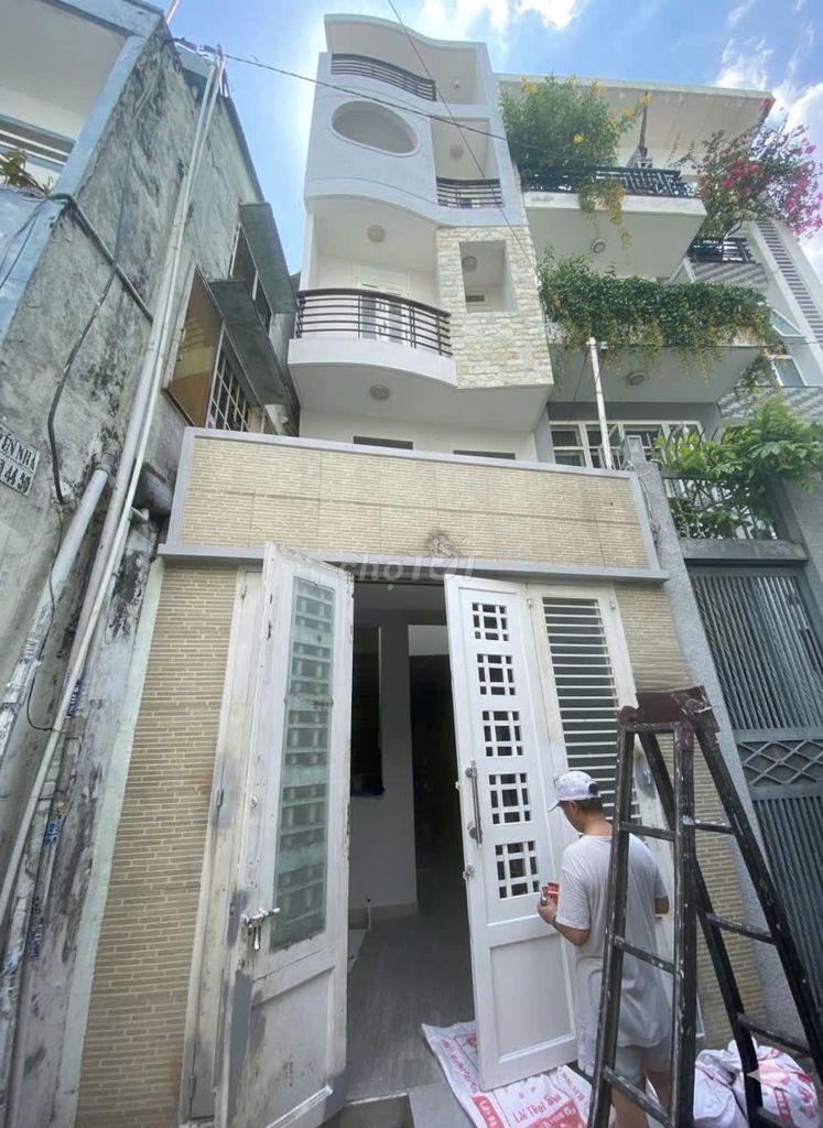 Nhà cho thuê hẻm xe hơi Nguyễn Văn Nghi 42m² giá 14 triệu - Tiện nghi đầy đủ!