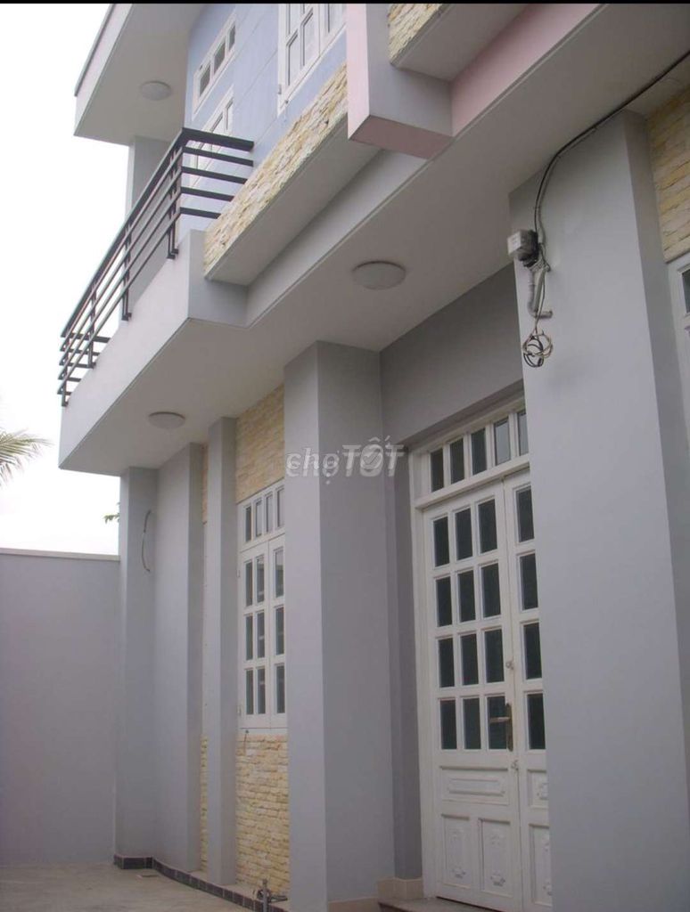 Nhà nguyên căn 100m² tại Hiệp Bình Chánh giá 13 triệu - Thiết kế đẹp, đầy đủ nội thất!