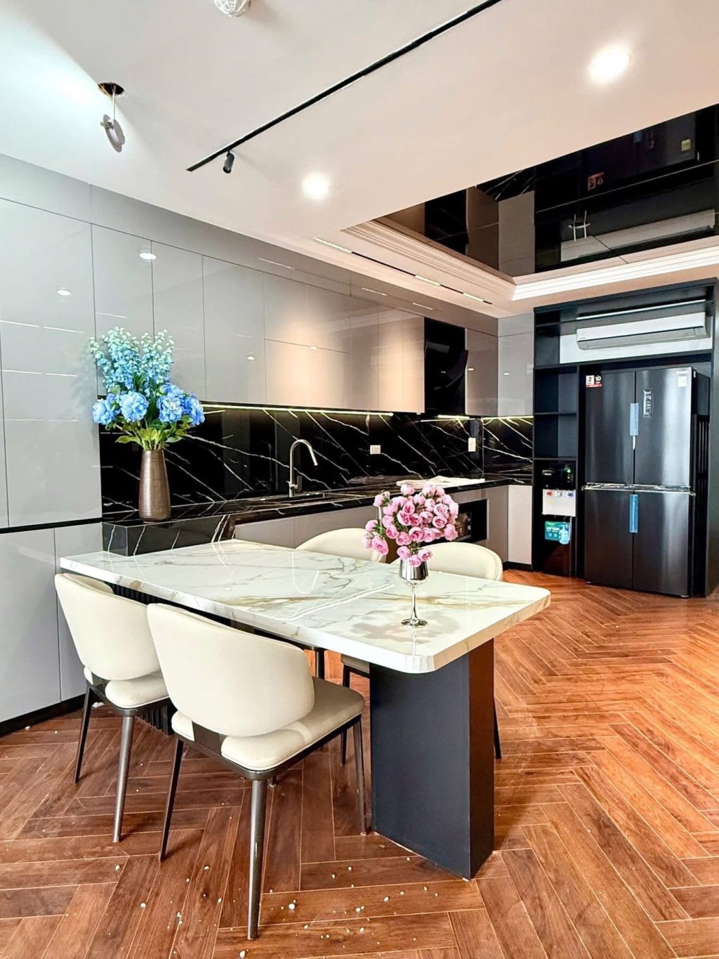 Nhà Phố Xuân Thủy, Cầu Giấy 61m² - 7 Tầng Thang Máy, Kinh Doanh Đỉnh