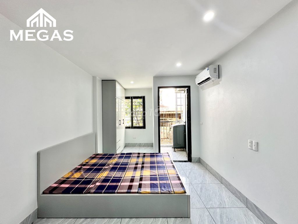Căn hộ studio Phố Pháo Đài Láng 35m² giá 5.8 triệu - Full nội thất, chỉ việc xách vali vào ở!