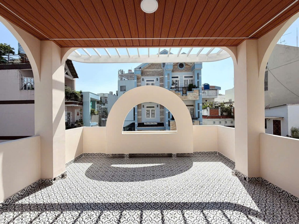 Nhà phố mặt tiền đẹp Dĩ An 240m² giá 3.5 tỷ - Đầu tư sinh lời tức thì!