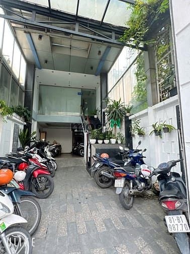 Văn phòng cho thuê Phú Hưng Building 298 Ung Văn Khiêm 33m² giá 8.5 triệu - Vị trí đắc địa giữa trung tâm