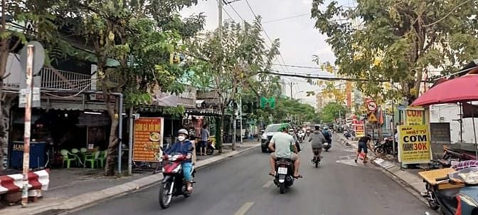 Nhà 3 tầng mặt tiền đường Lê Thị Chợ, Quận 7, 400m² chỉ 15 tỷ - Cơ hội đầu tư tuyệt vời!